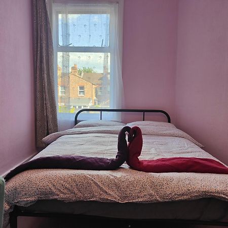 Charming Double Bed Retreat Londres Exterior foto
