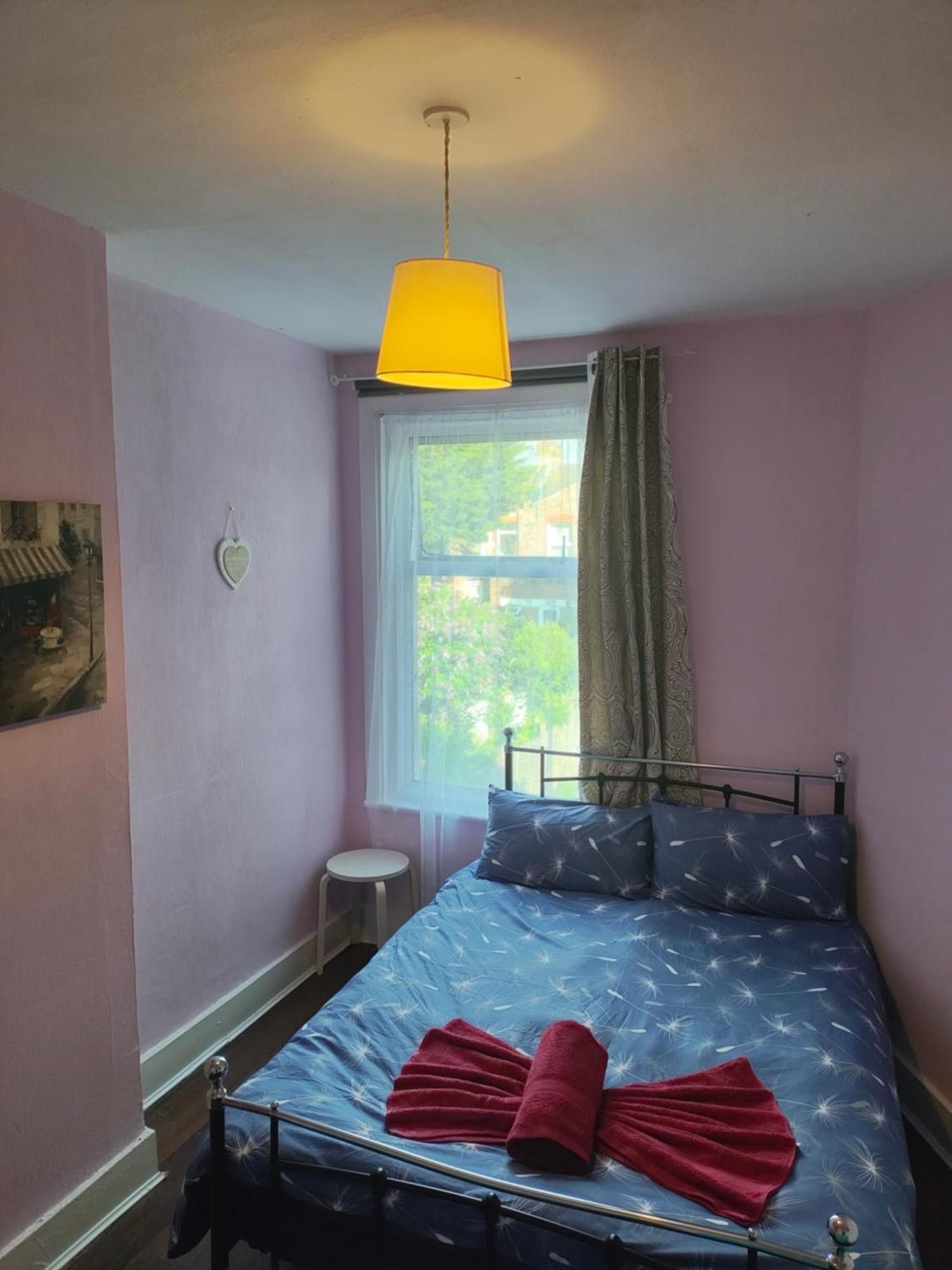 Charming Double Bed Retreat Londres Exterior foto